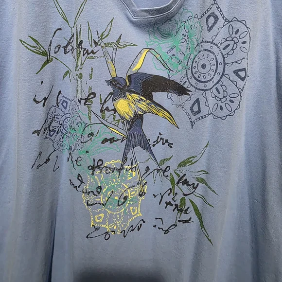 Liz & Me Light Blue Graphic Tee - Picture 3 of 7